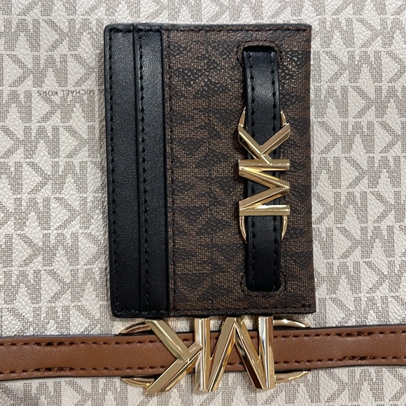 MICHAEL KORS
Reed Large Card Holder Case Wallet 
Brown/Black MK Signature 
NWT - Picture 14 of 16